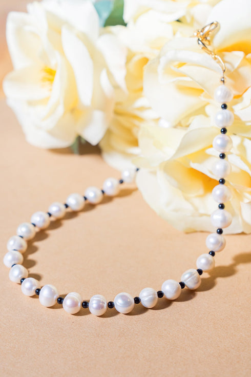 lou-pearl-necklace Flying Tomato-Sophia's Style-3